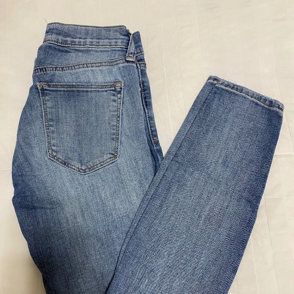 Skinny Jean - Picture 1 of 2